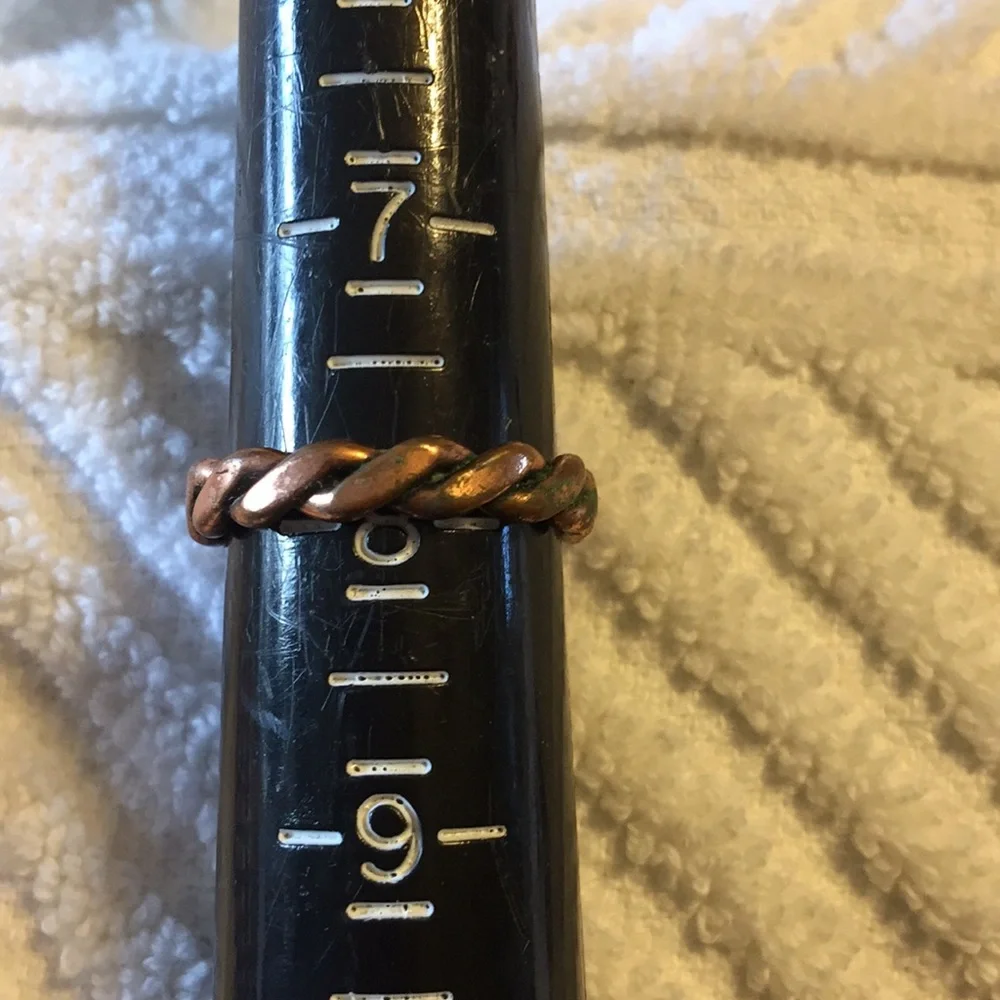 Vintage copper cuff bracelet and size 8 ring - Picture 6 of 7